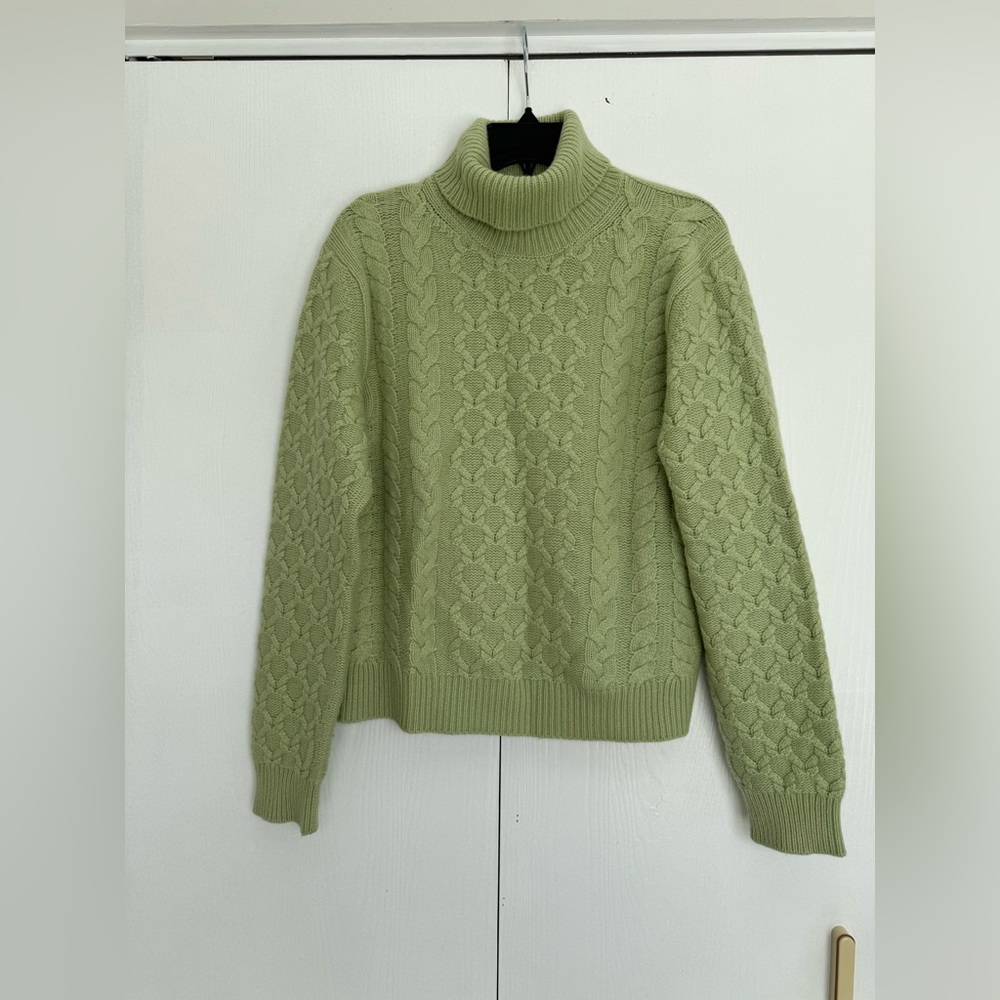 Neiman Marcus Bright Green 100% Cable Multi Knit Style Turtleneck Cozy Sweater